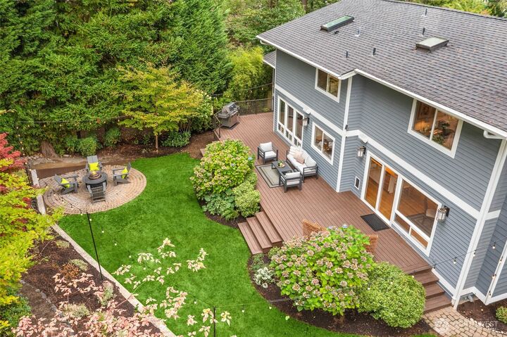 Property Photo:  7803  89th Place SE  WA 98040 
