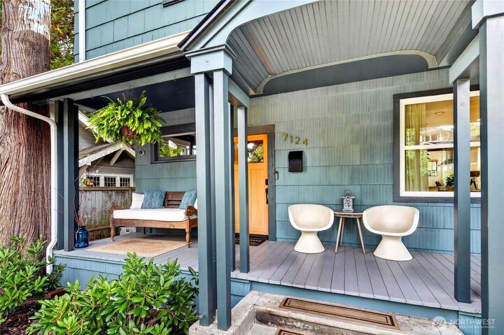 Property Photo:  7124  Wright Avenue SW  WA 98136 