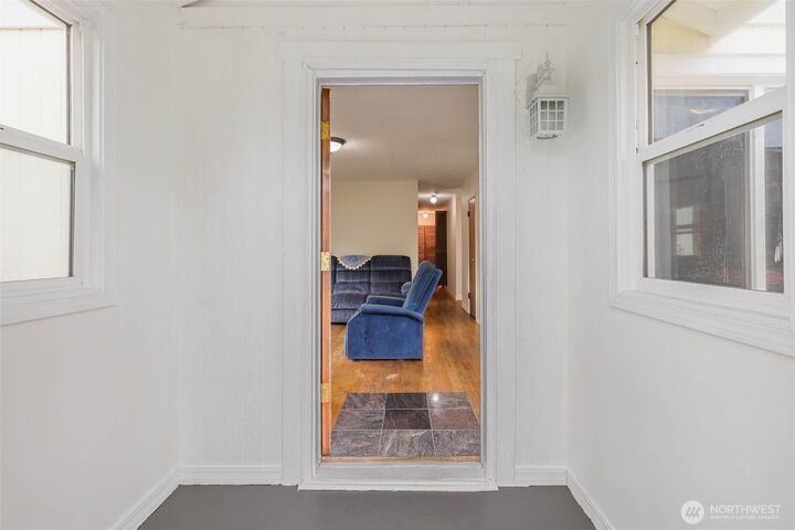 Property Photo: 2703 Maple Street WA 98310