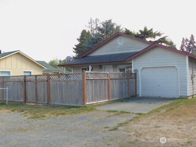Property Photo:  1014 W Spruce Street  WA 98363 