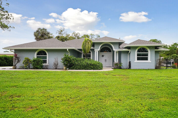 Property Photo:  16395 E Hialeah Drive E  FL 33470 