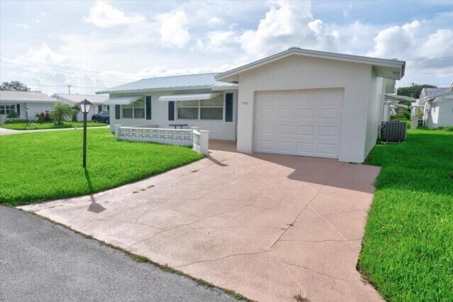 Property Photo: 1590 SW 13th Terrace FL 33426