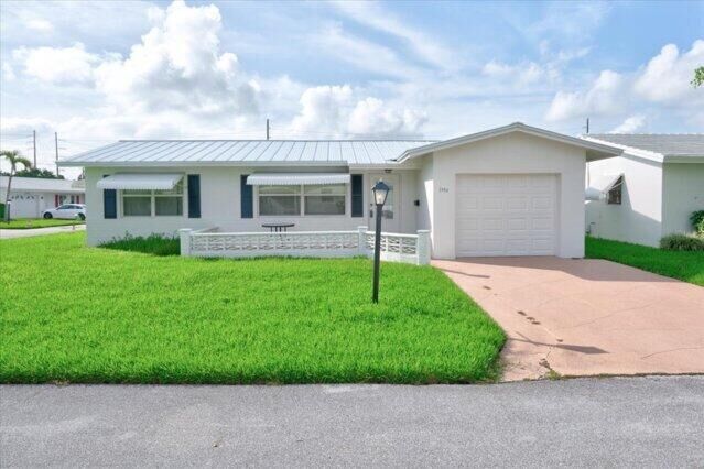 Property Photo: 1590 SW 13th Terrace FL 33426