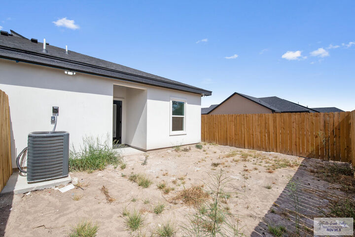 Property Photo: 1016 Oro Blanco Ave 4 TX 78521