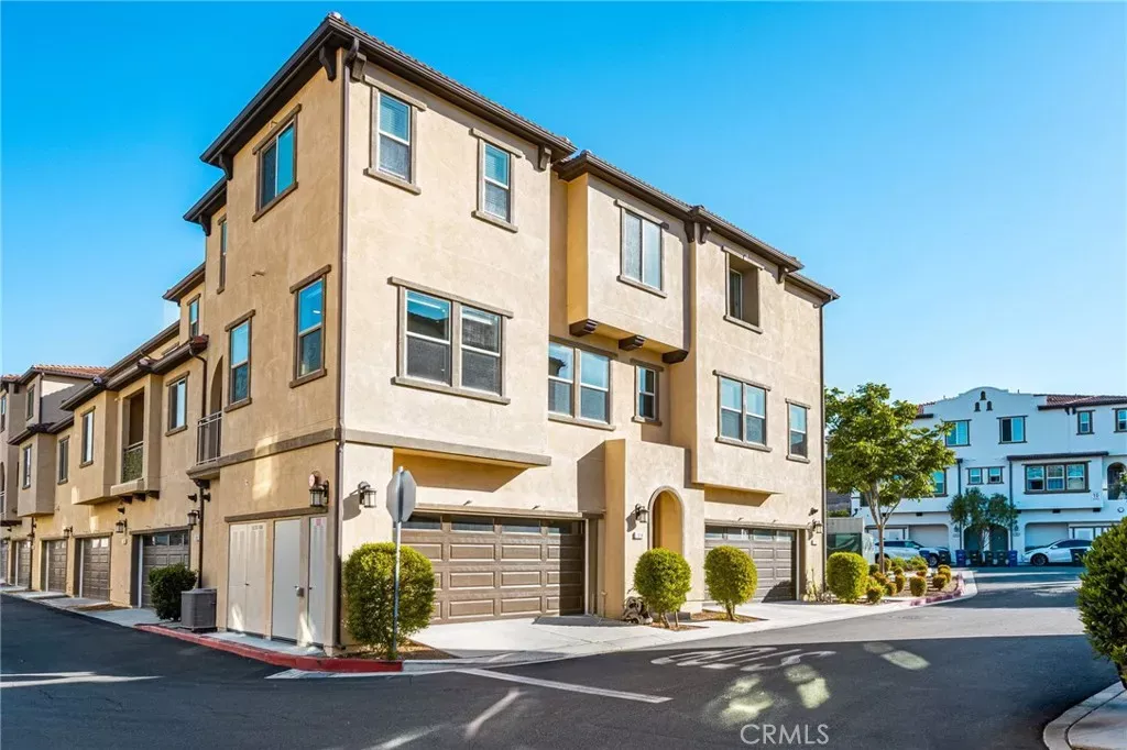 Property Photo: 114 High Meadow CA 92610