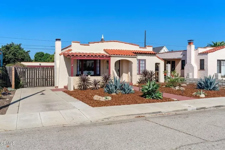 Property Photo:  199 S Catalina Street  CA 93001 