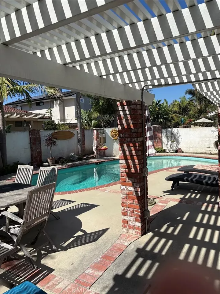 Property Photo:  10142 Cliff Drive  CA 92646 