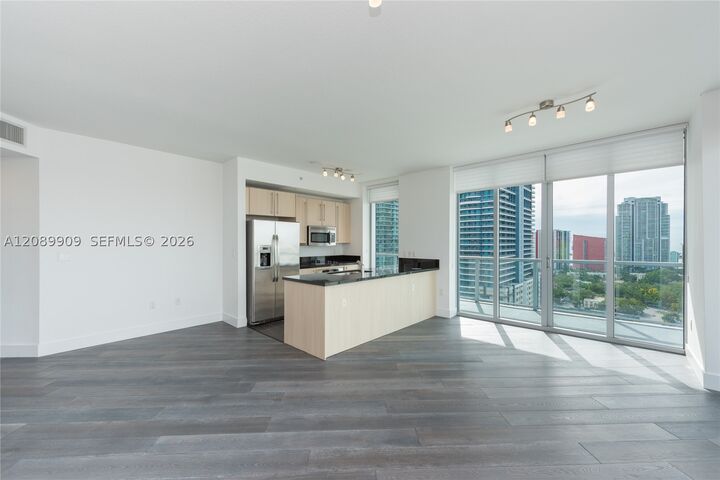 Property Photo:  79 SW 12th St 2501-S  FL 33130 
