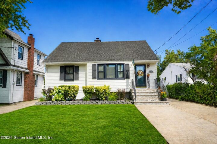 Property Photo:  95 Howton Avenue  NY 10308 