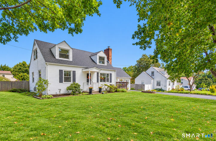 Property Photo:  220 Castle Drive  CT 06614 