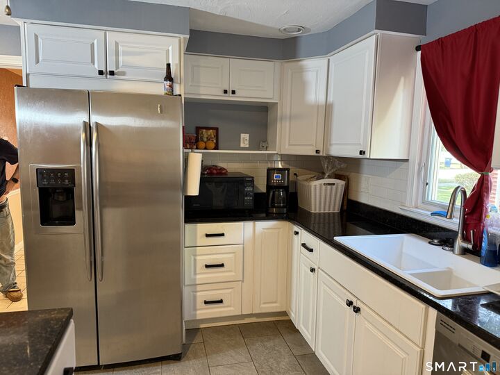Property Photo: 106 Greenhill Terrace CT 06515