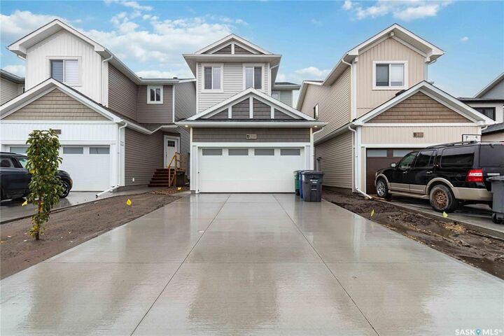 Property Photo:  214 Antonini Court  SK S7L 7P3 