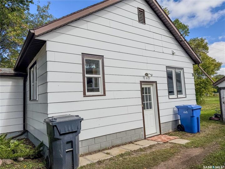 Property Photo:  31 Laurier Avenue  SK S3N 1T7 