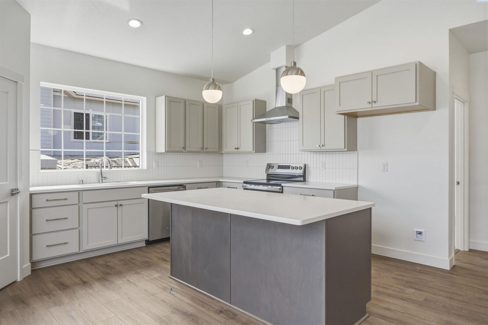 Property Photo: 4401 Conifer St. WA 99353