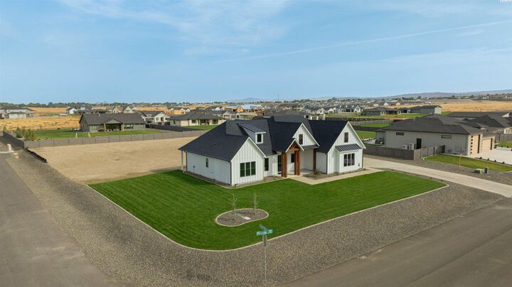 Property Photo:  7403 Haystack Street  WA 99338 