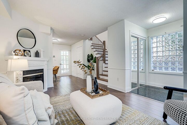 Property Photo:  90 Amarillo Avenue  ON L3R 0V3 
