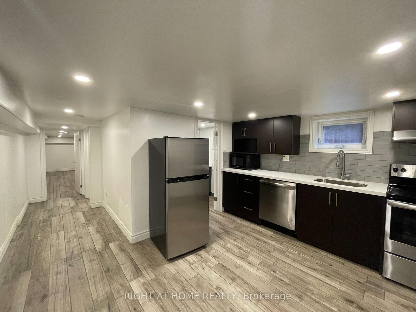 Property Photo:  755 Dupont Street B  ON M6G 1Z5 