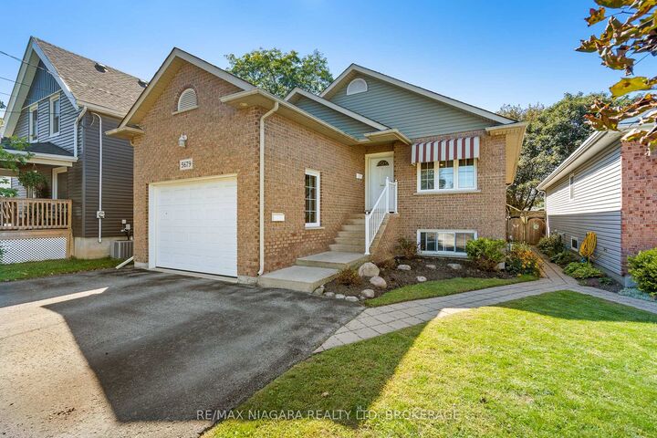 Property Photo: 5679 Highland Avenue ON L2G 4X2