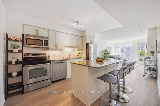Property Photo:  2191 Yonge Street 2601  ON M4S 3H8 