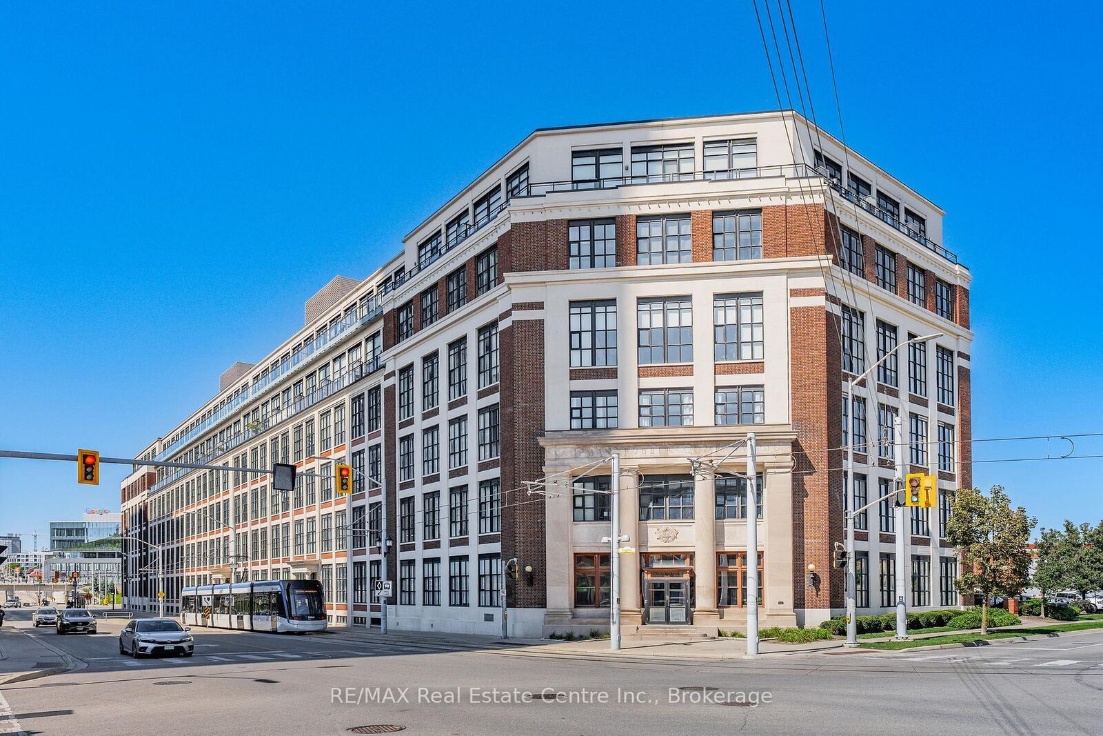 Property Photo:  410 King Street 314  ON N2G 1C3 
