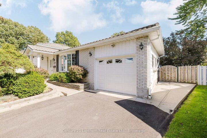Property Photo:  31 Marsh Drive  ON K8P 4P5 