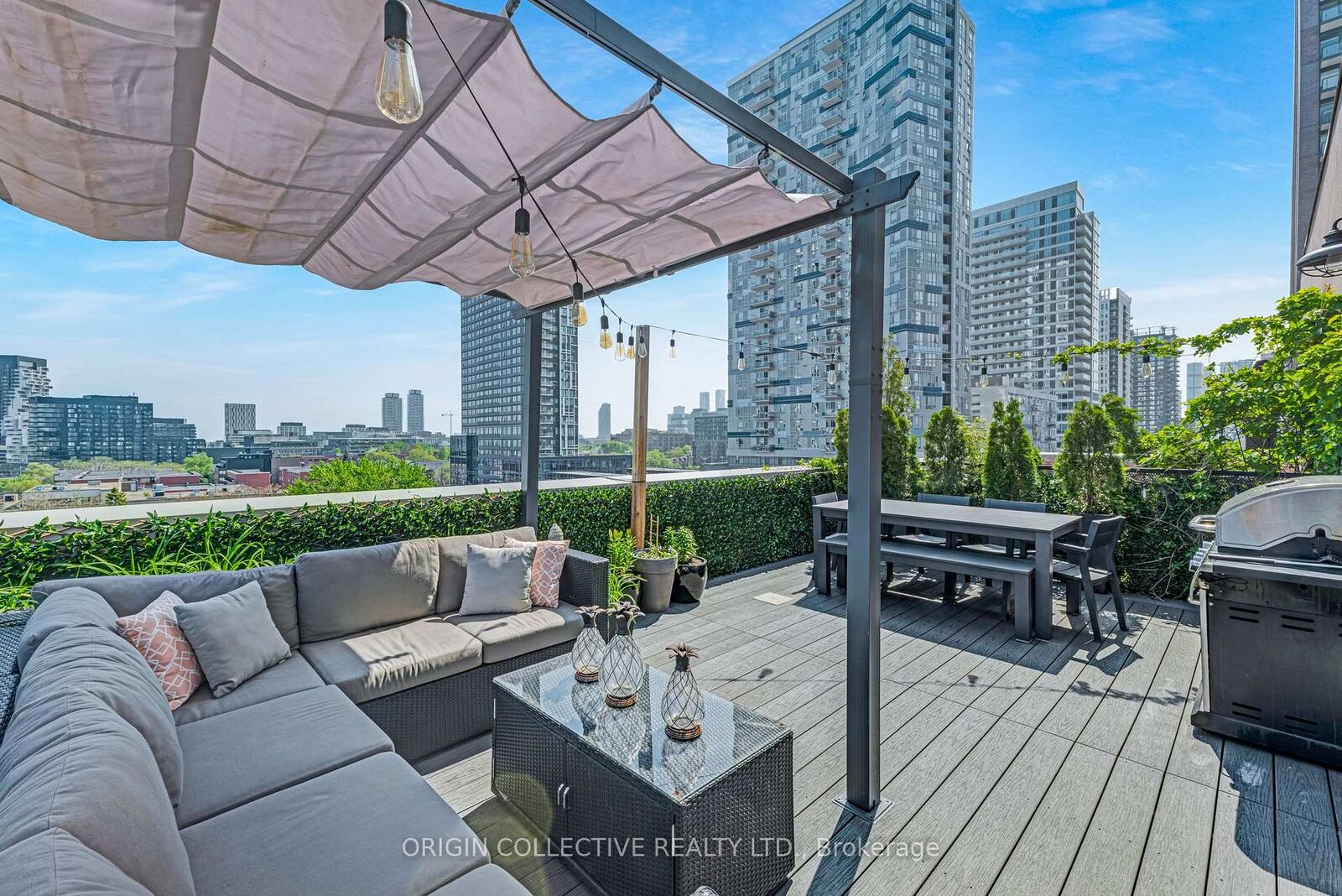 Property Photo:  736 Dundas Street E Ph2  ON M5A 2C5 