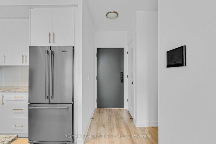 Property Photo:  345 Wheat Boom Drive 1206  ON L6H 7X4 