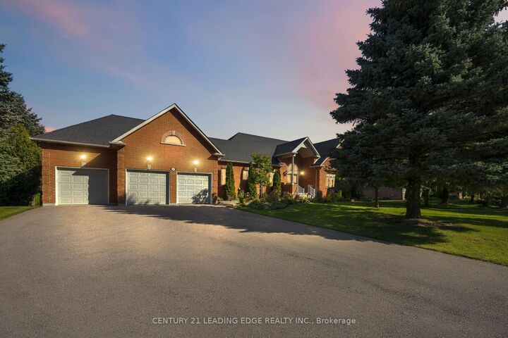 Property Photo:  24 George Pipher Lane  ON L4A 1M4 
