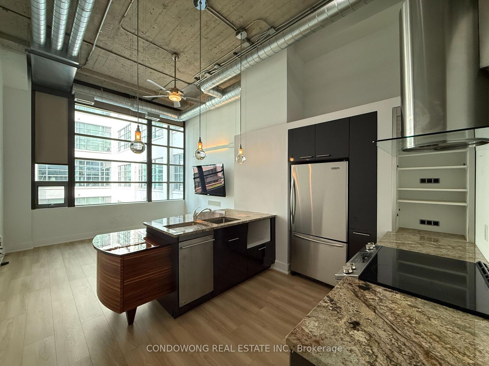 Property Photo:  637 Lake Shore Boulevard W 331  ON M5V 3J6 