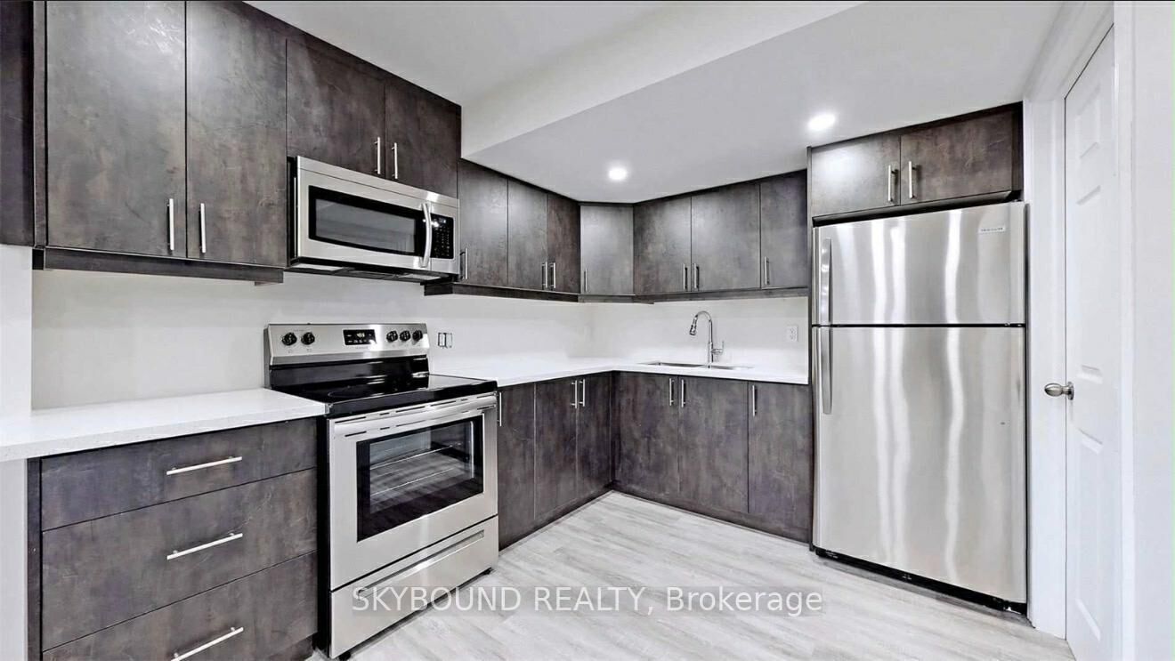 Property Photo:  3461 Park Heights Way Basement  ON L5M 0V5 