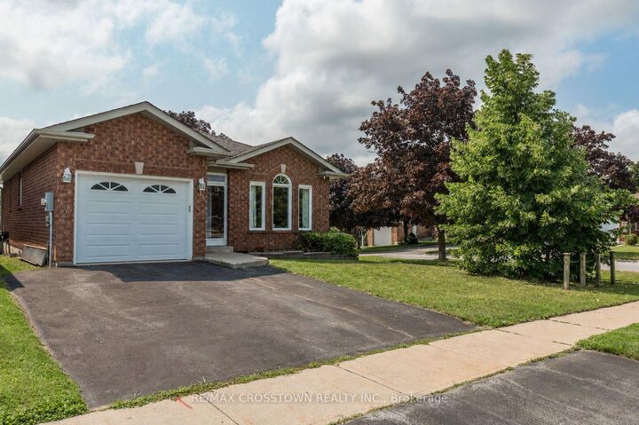Property Photo:  1 Lang Drive  ON L4N 7X9 