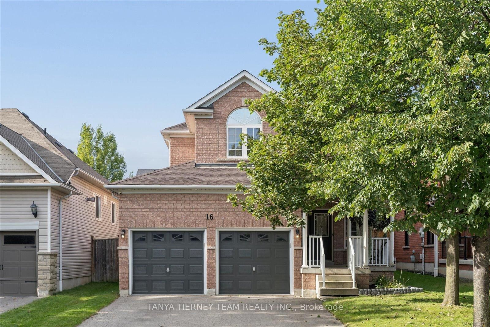 Property Photo:  16 Corianne Avenue  ON L1M 2J2 