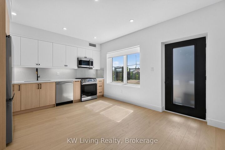 Property Photo:  96 Belgravia Avenue  ON M6E 2M5 