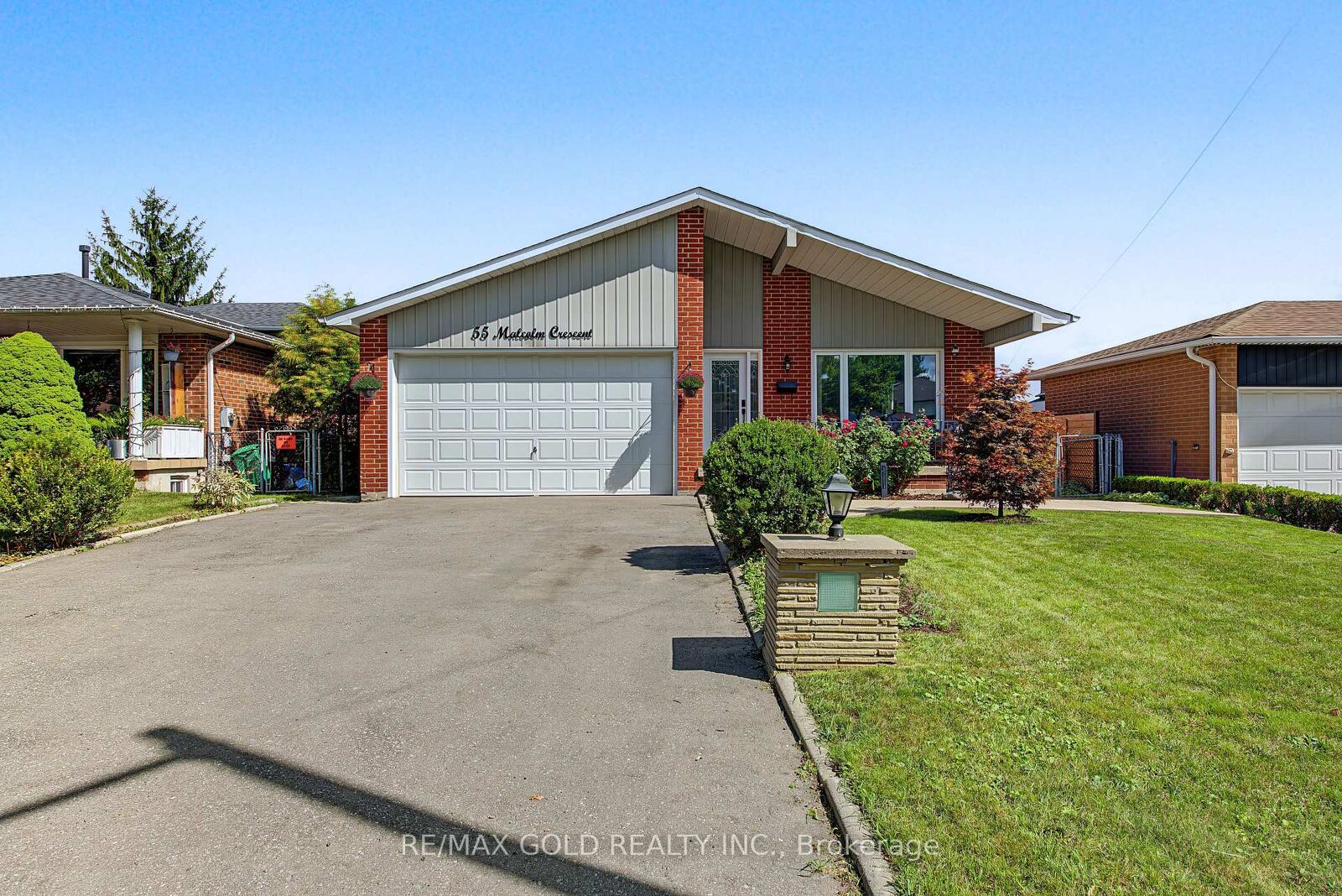 Property Photo:  55 Malcolm Crescent  ON L6S 3C7 