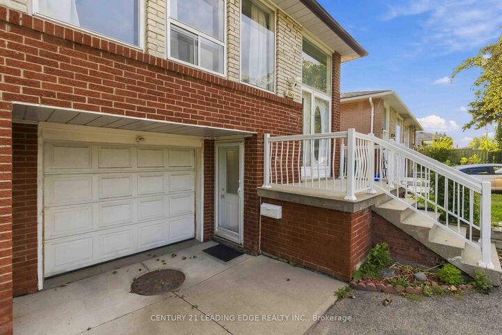 Property Photo:  3441 Anneliese Avenue  ON L4Y 3E1 
