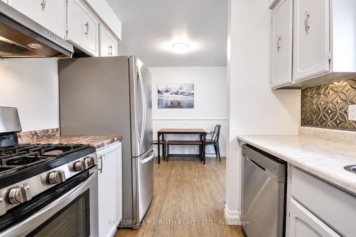 Property Photo:  5 East Gate  ON L4M 2V9 