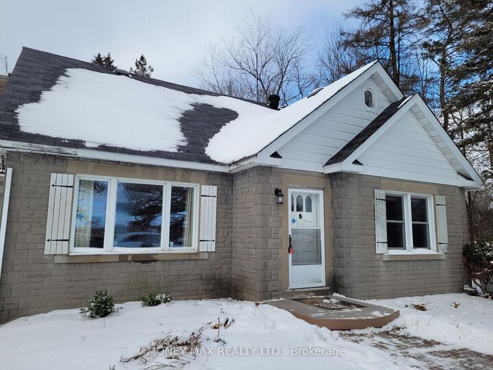 Property Photo:  2952 Prince Of Wales Drive B  ON K2E 0B2 