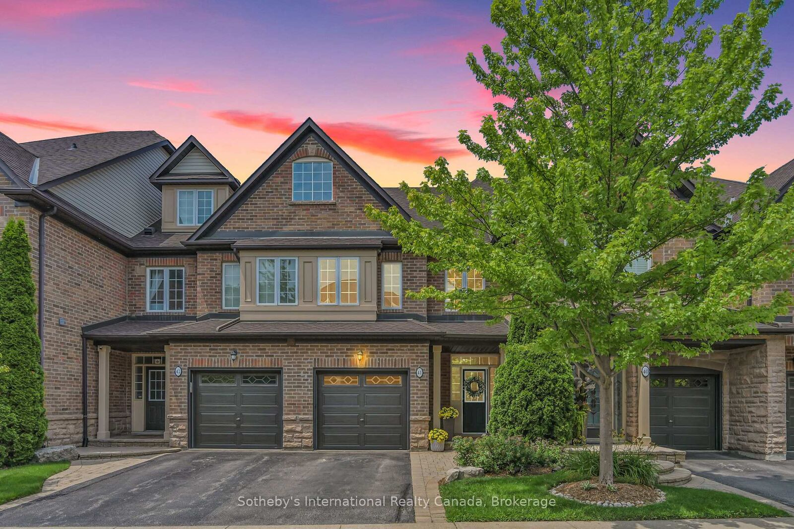 Property Photo:  300 Ravineview Way 41  ON L6H 7J2 
