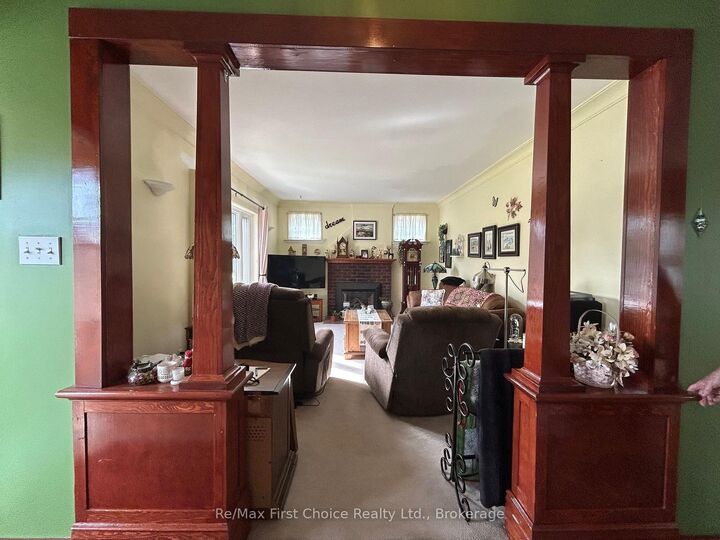 Property Photo:  245 Francis Street W  ON P7E 4C1 