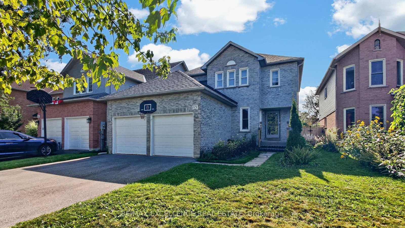 Property Photo:  133 Cardinal Street  ON L4M 6G2 