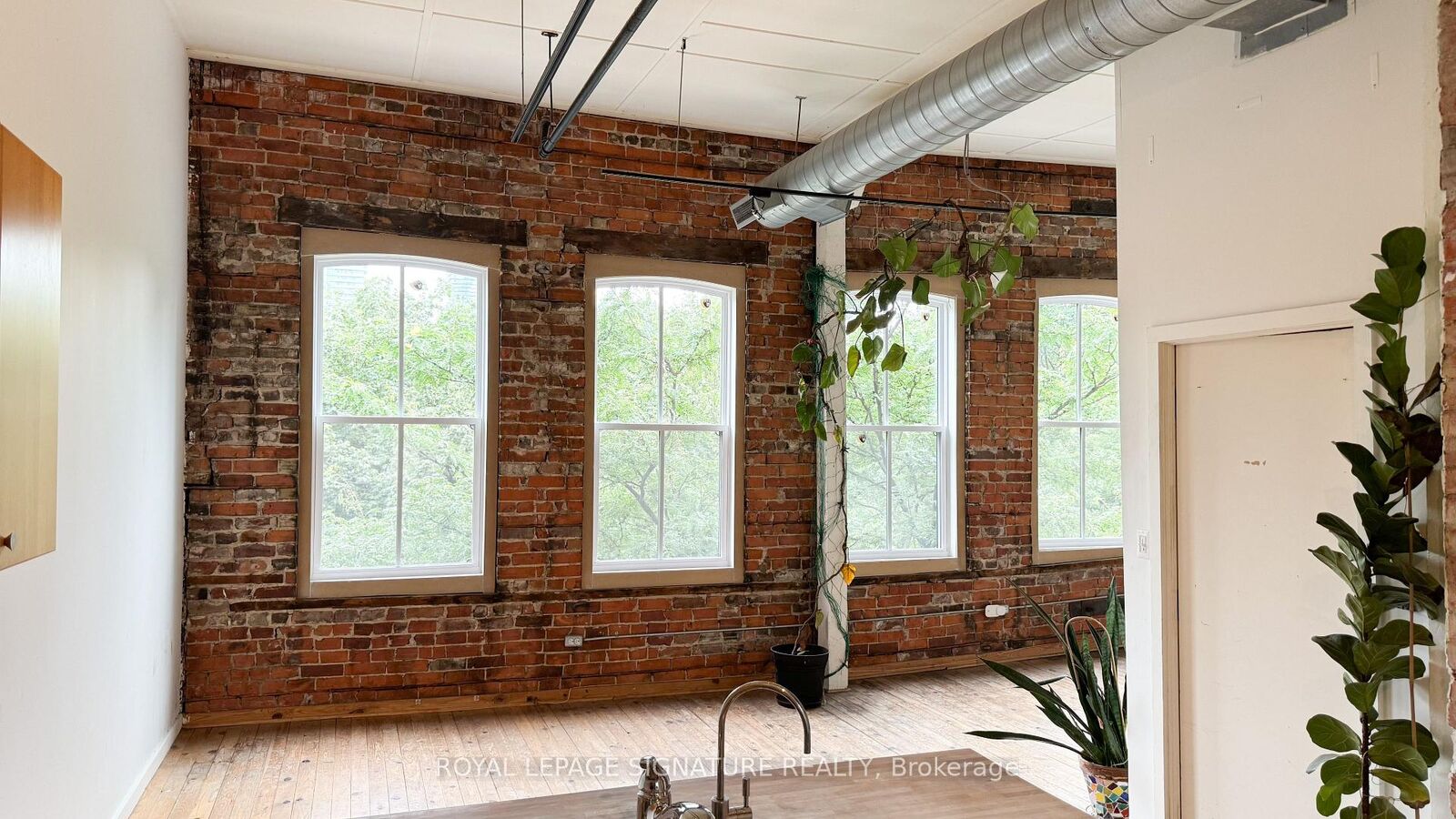 Property Photo: 132 Adelaide Street E 309 ON M5C 1K9