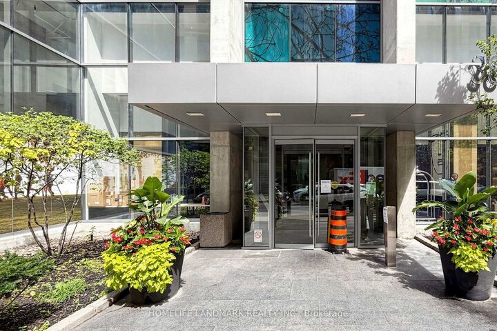 Property Photo:  38 Grenville Street 1508  ON M4Y 1A5 