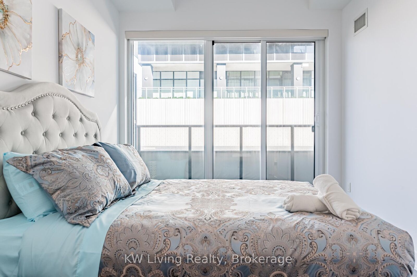 Property Photo:  30 Shore Breeze Drive 226  ON M8V 1A1 