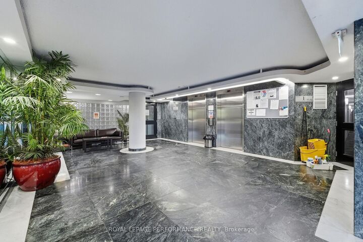 Property Photo:  1440 Heron Road 1102  ON K1V 0X2 