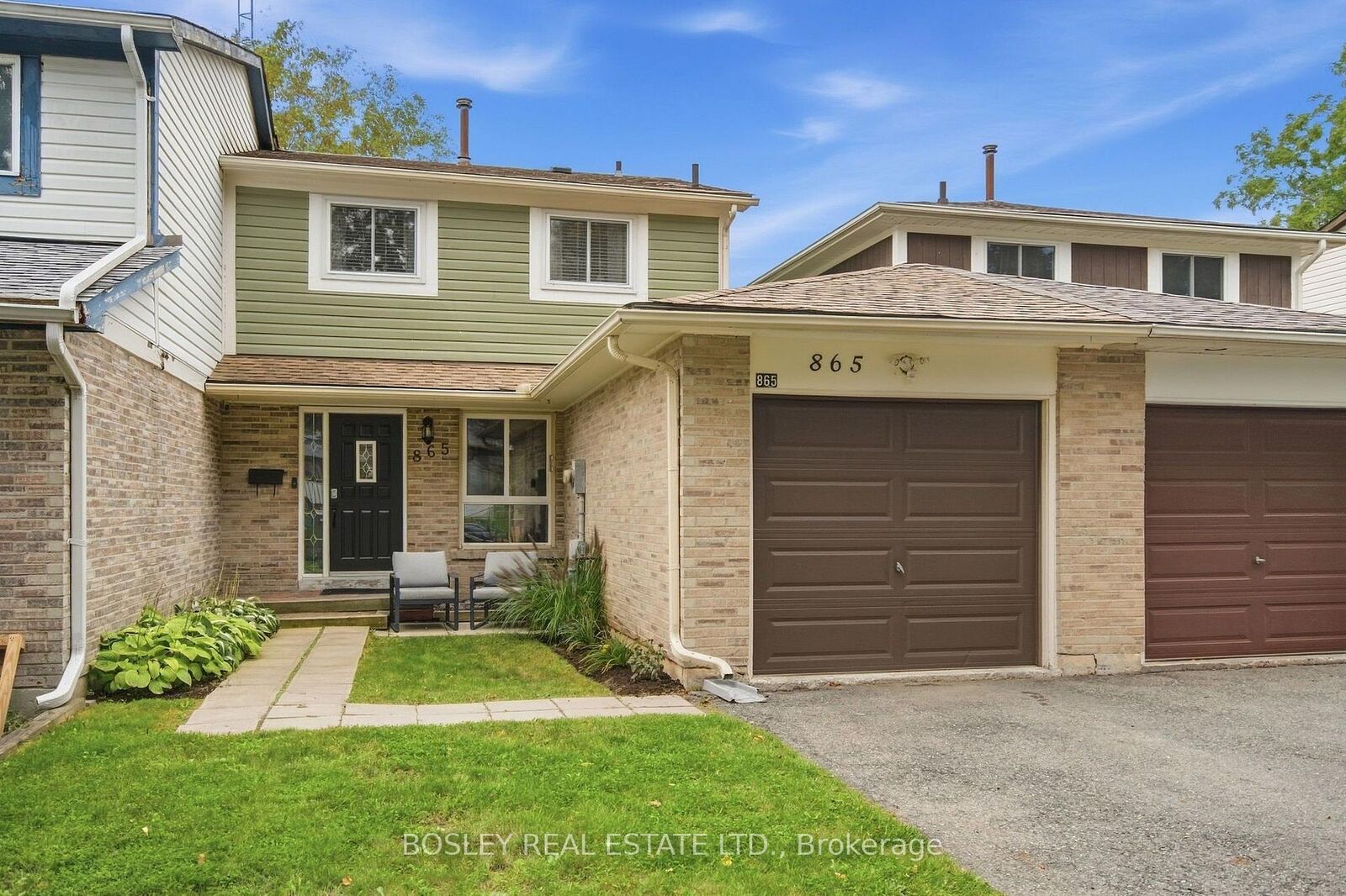 Property Photo:  865 Gentry Crescent  ON L1K 1L6 
