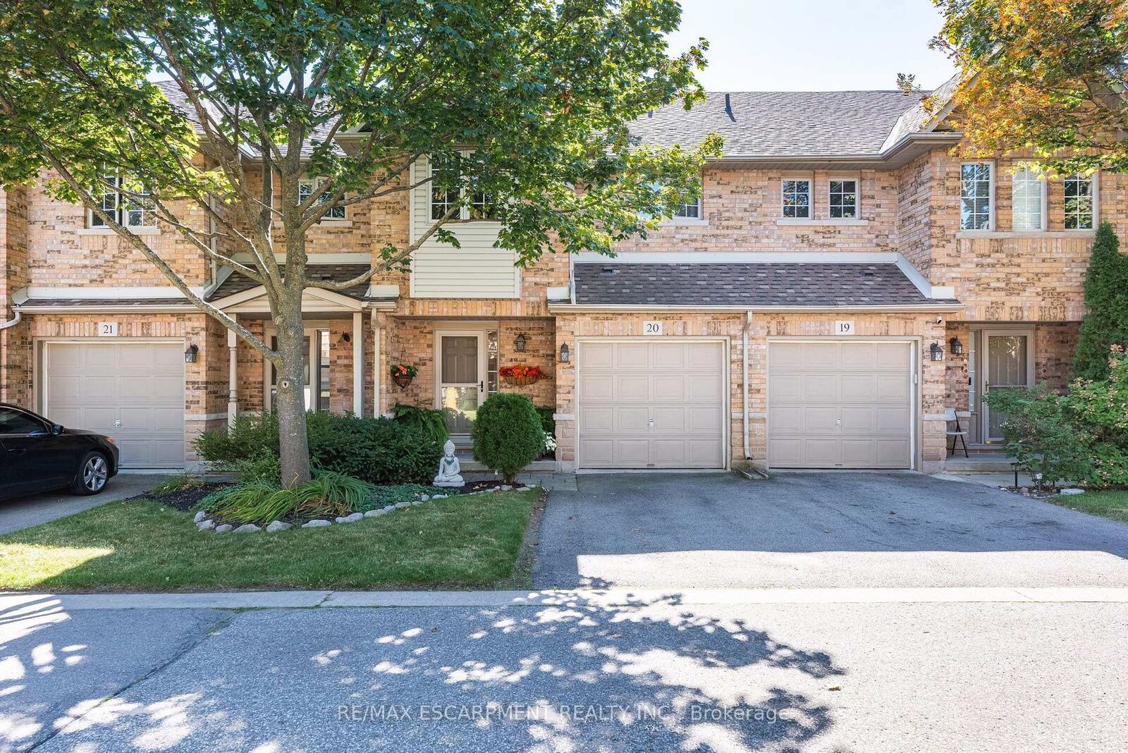 Property Photo: 1276 Silvan Forest Drive 20 ON L7M 4V8