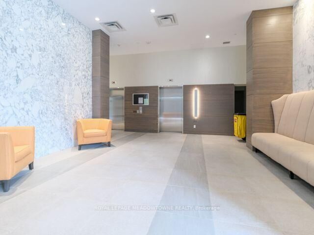 Property Photo:  2055 Danforth Avenue 1002  ON M4C 1J8 