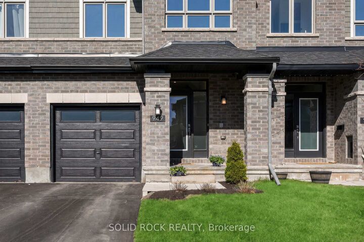 Property Photo:  949 Omagaki Way  ON K1X 0J3 