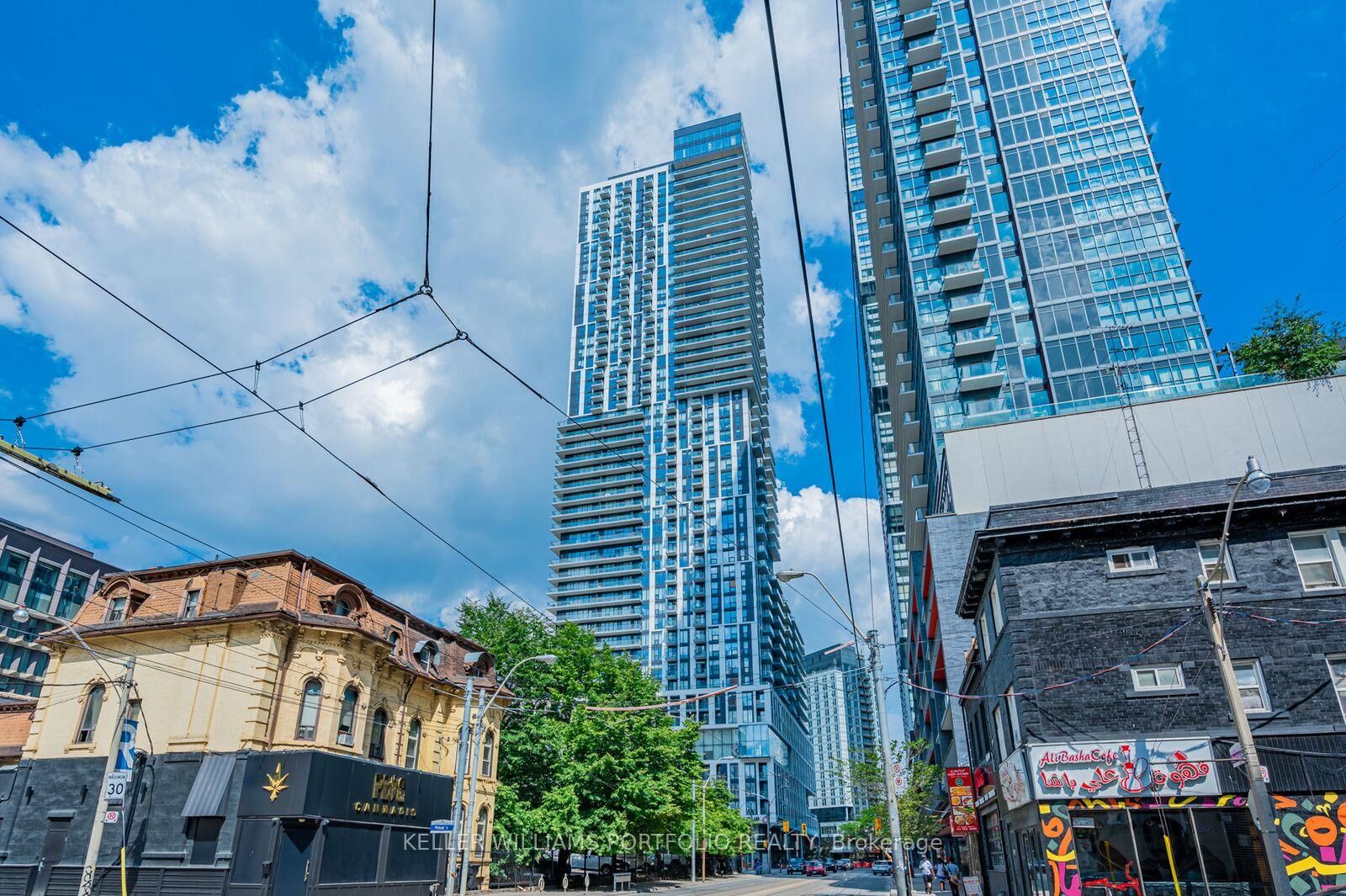 Property Photo: 251 Jarvis Street 1633 ON M5B 0C3