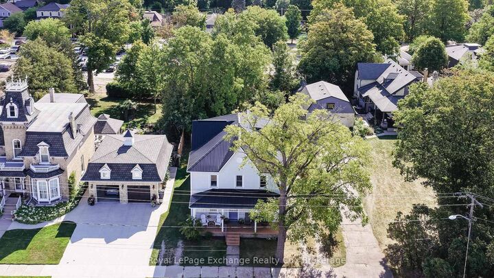 Property Photo:  681 Princes Street N  ON N2Z 2Z7 